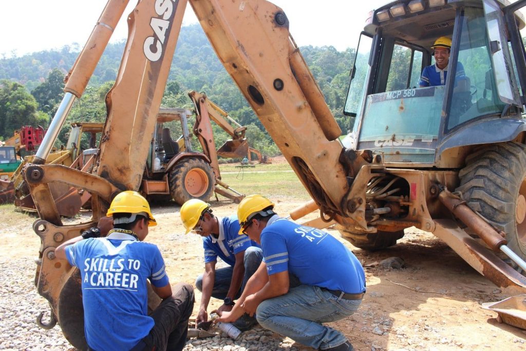 Operasi Backhoe Loader Tahap 2 Akademi Binaan Malaysia